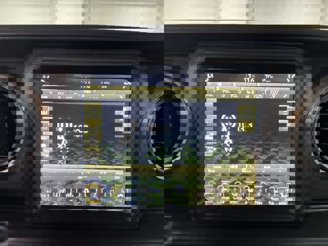 Used 2022 Jeep Gladiator Sport image 13