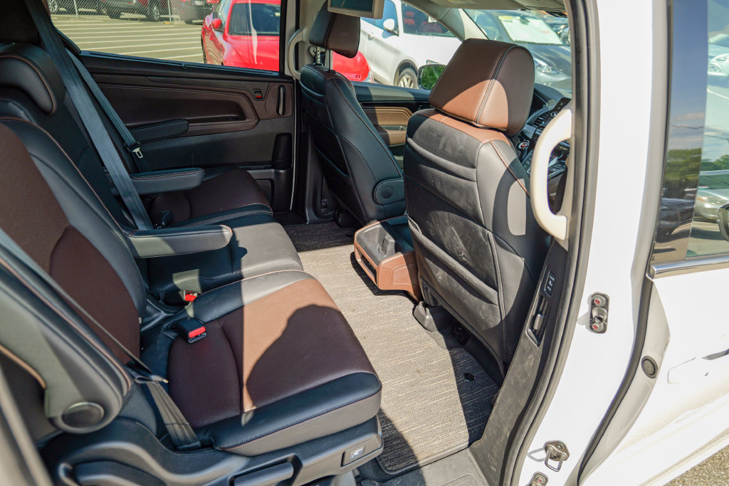 Used 2025 Honda Odyssey Elite image 30