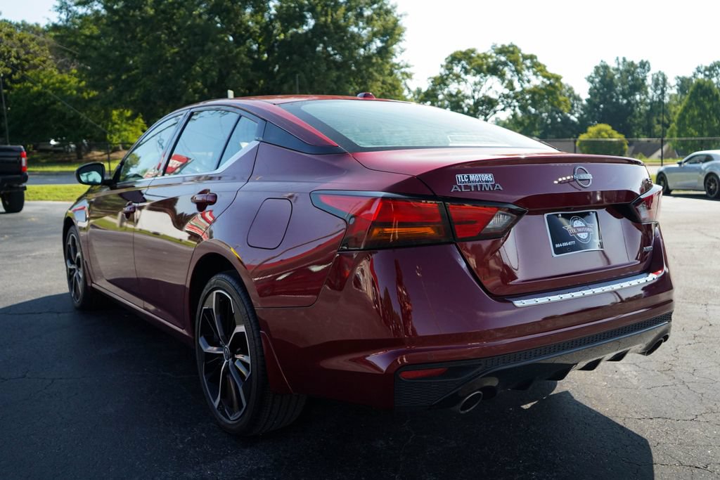 Used 2023 Nissan Altima 2.5 SR AWD/4WD image 3
