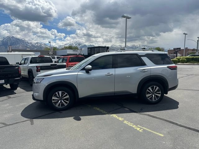 Used 2023 Nissan Pathfinder SL AWD/4WD image 7