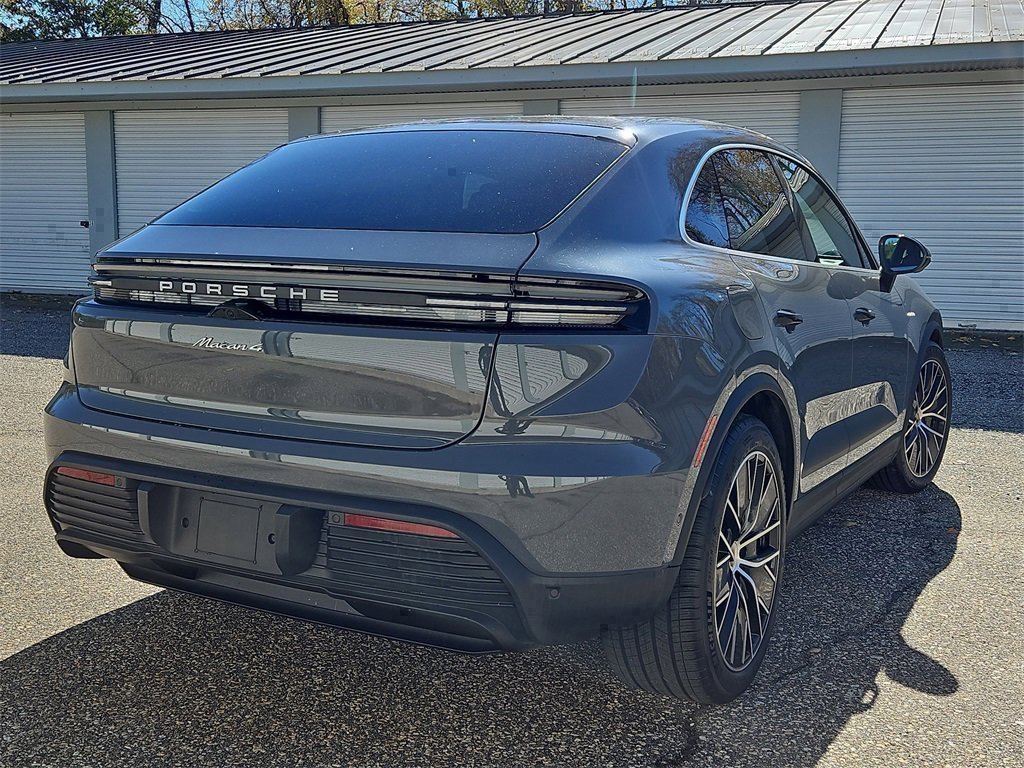 Certified 2025 Porsche Macan 4 Electric image 7