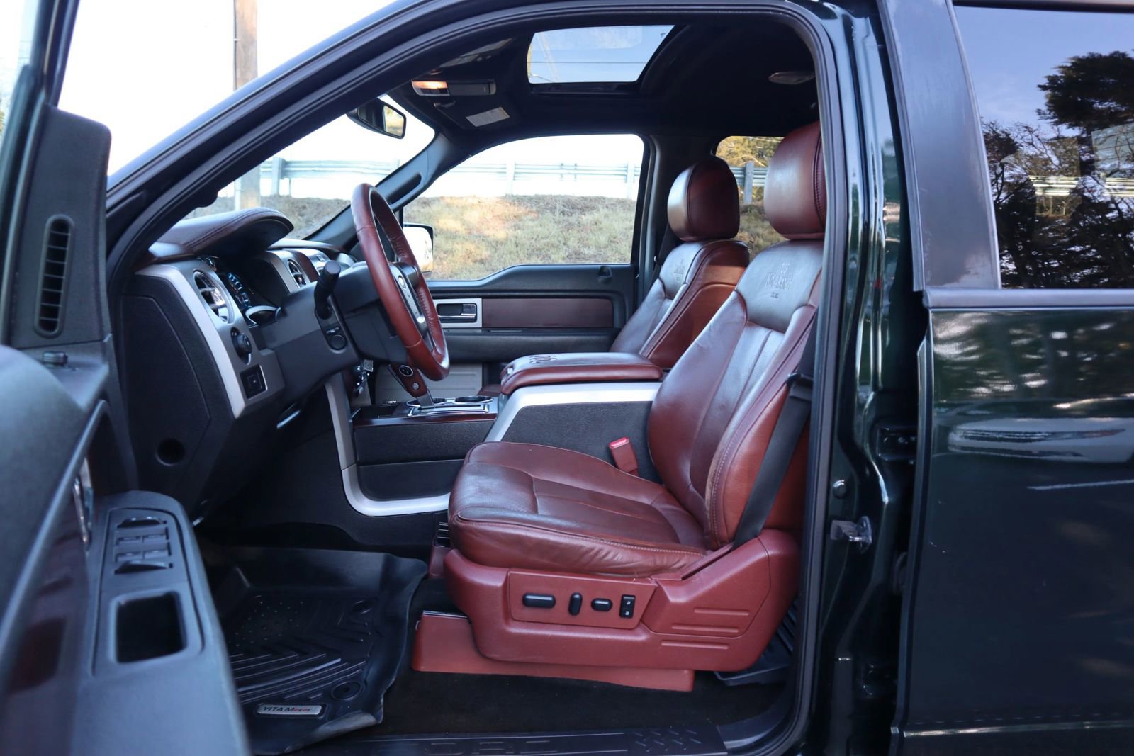Used 2014 Ford F150 King Ranch w/ King Ranch Luxury Package AWD/4WD image 9