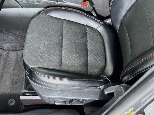 Used 2025 Ford Escape ST-Line FWD image 19