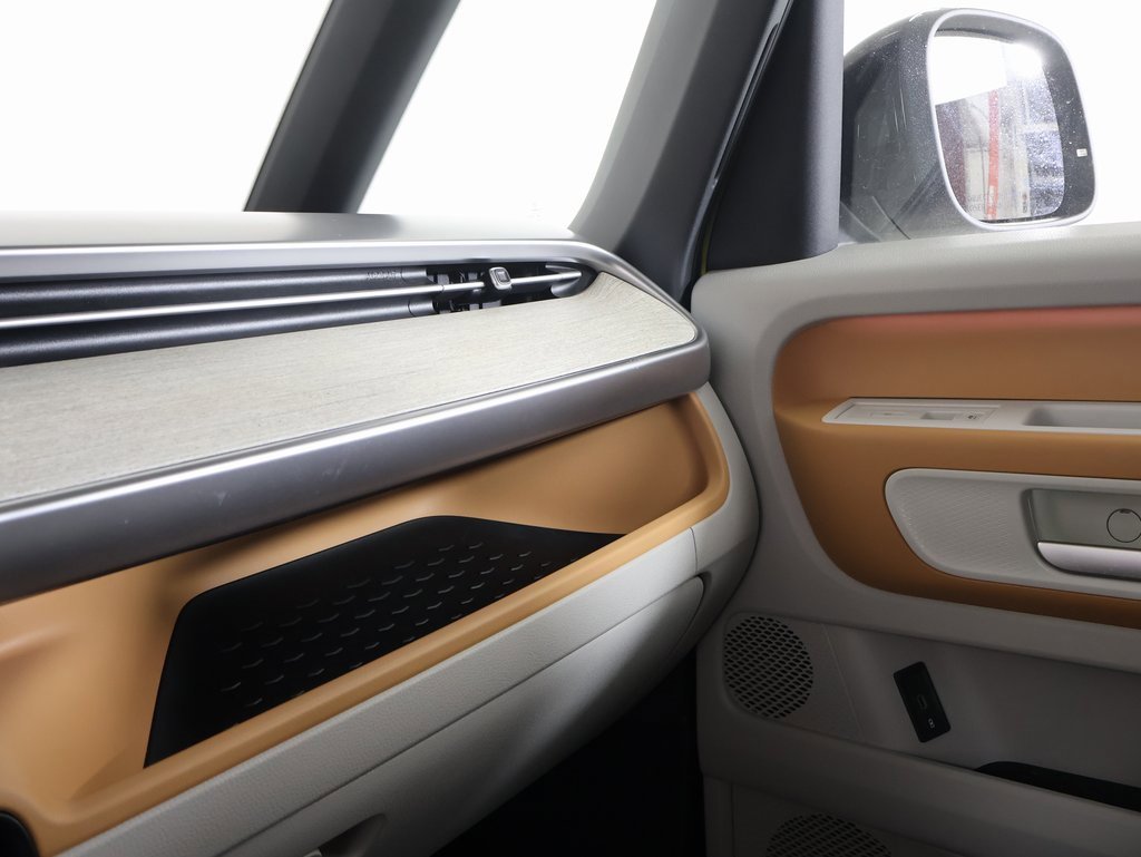 Used 2025 Volkswagen ID. Buzz 1st Edition image 6