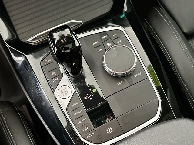 Used 2025 BMW X4 xDrive30i w/ Premium Package image 16