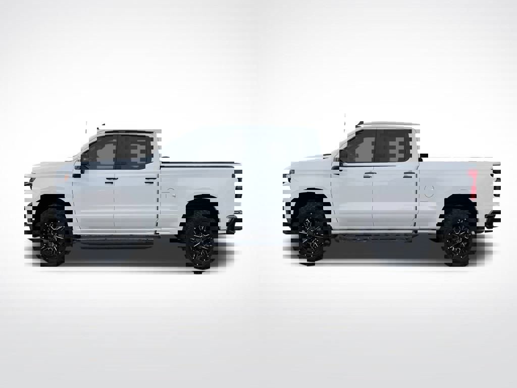 Used 2021 Chevrolet Silverado 1500 LT Trail Boss w/ Convenience Package II image 2