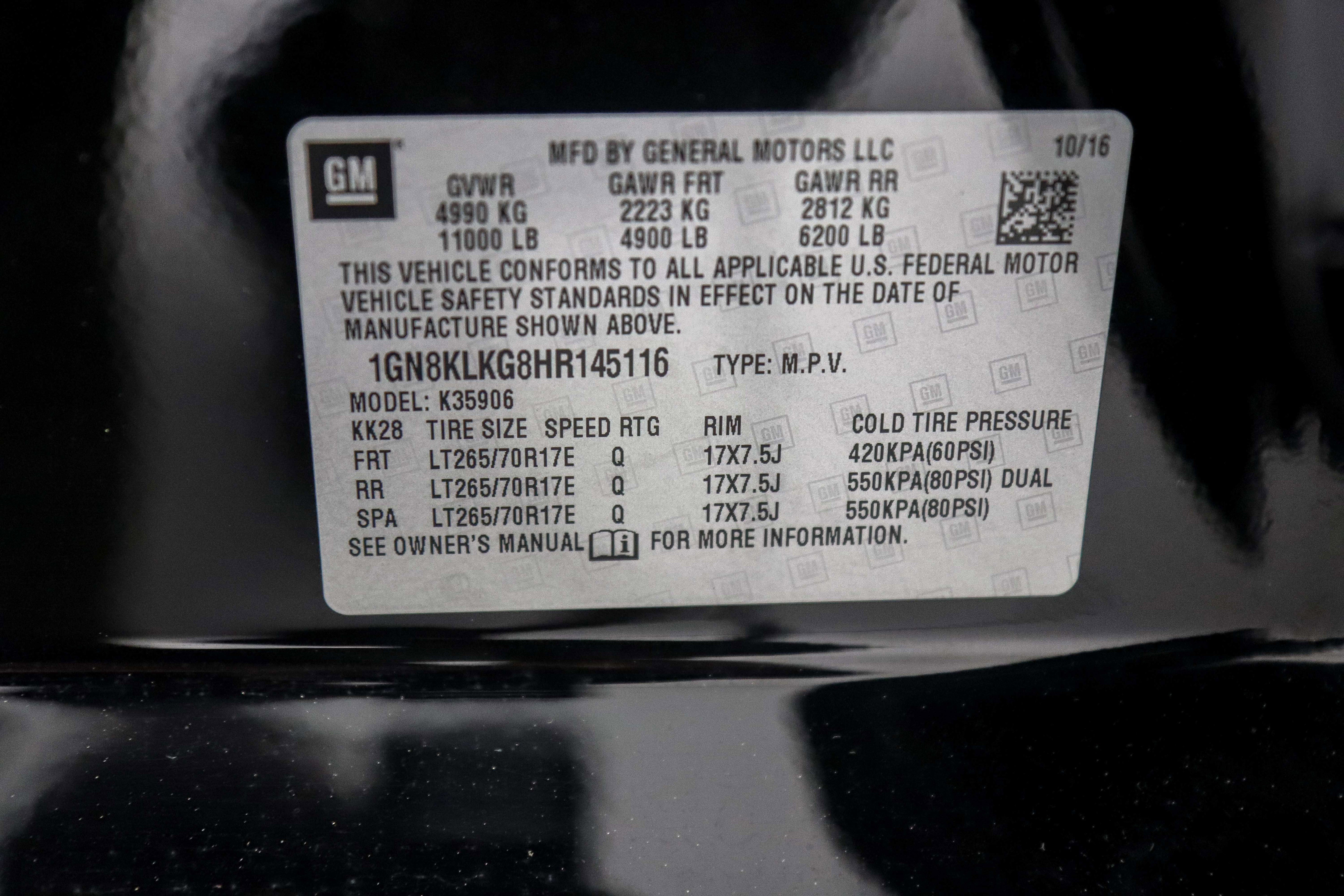 Used 2017 Chevrolet Suburban 3500 LS w/ Driver Alert Package AWD/4WD image 38
