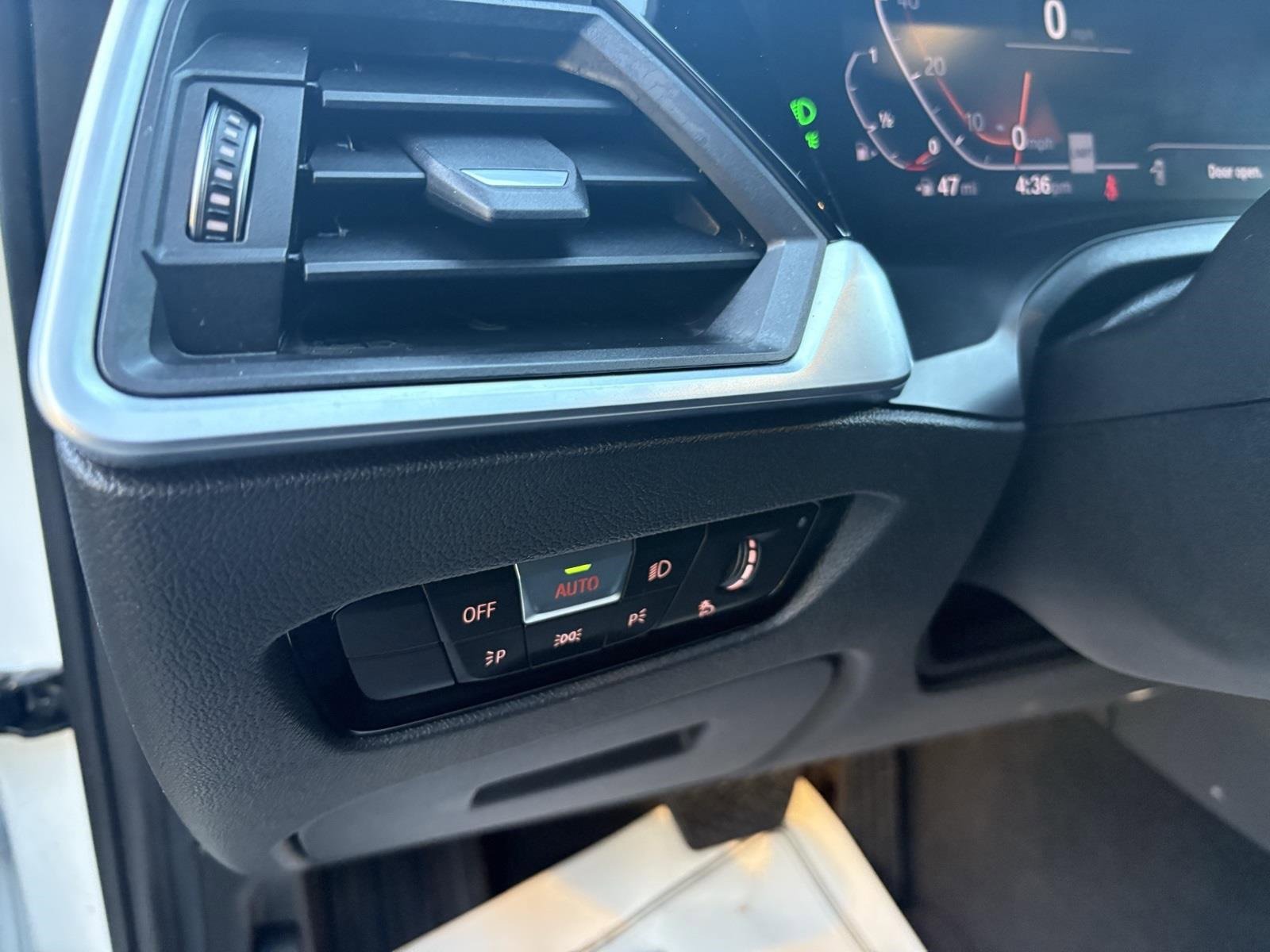 Used 2020 BMW 330i Sedan w/ Convenience Package image 17