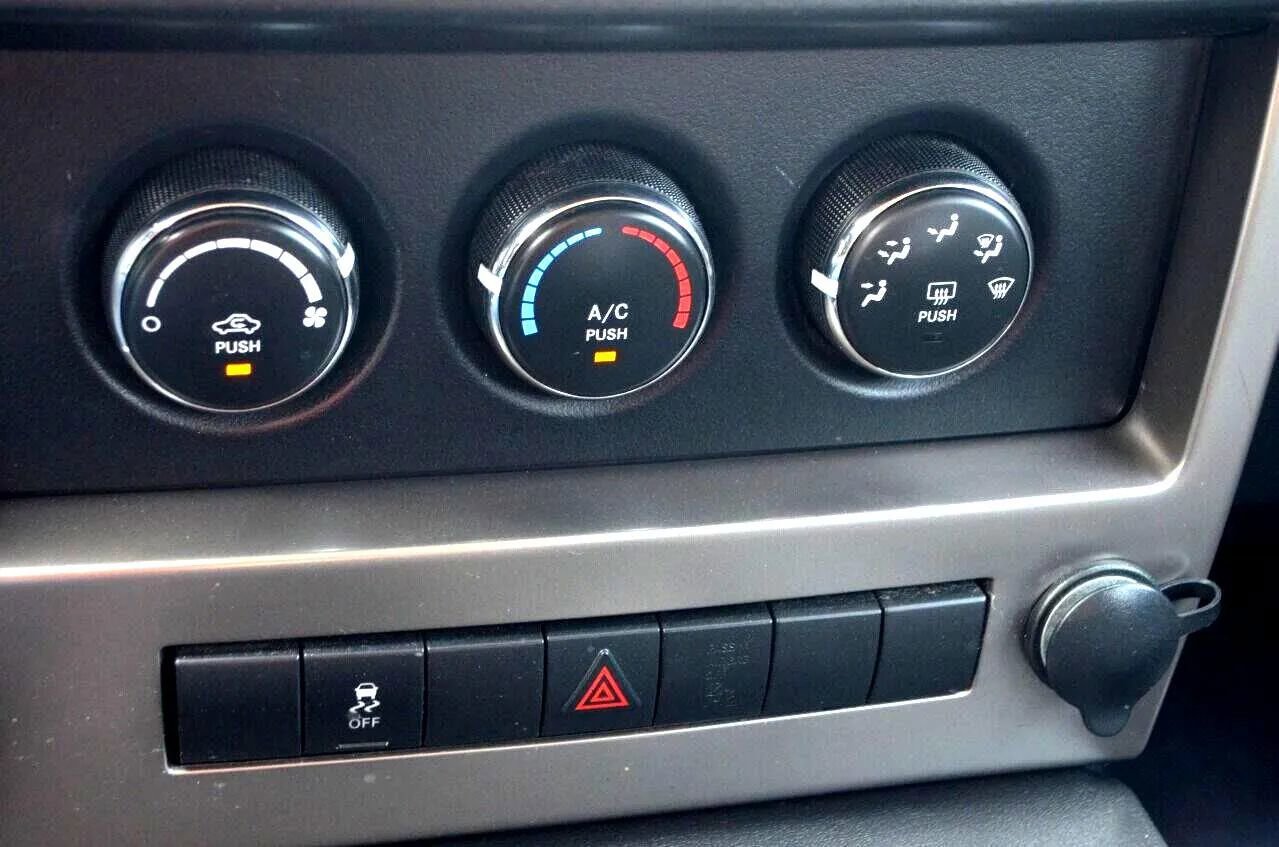 Used 2012 Jeep Liberty Sport RWD image 39