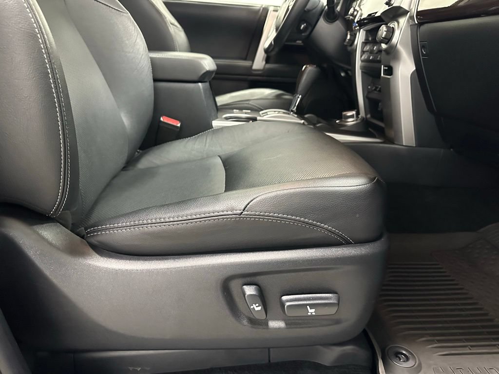 Used 2022 Toyota 4Runner Limited AWD/4WD image 54