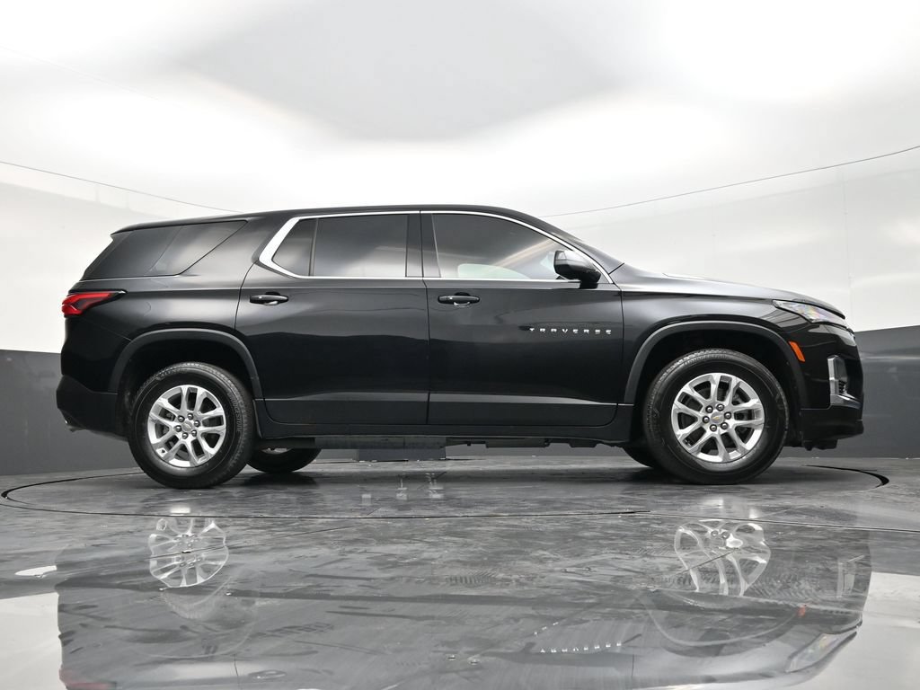 Used 2022 Chevrolet Traverse LS FWD image 24