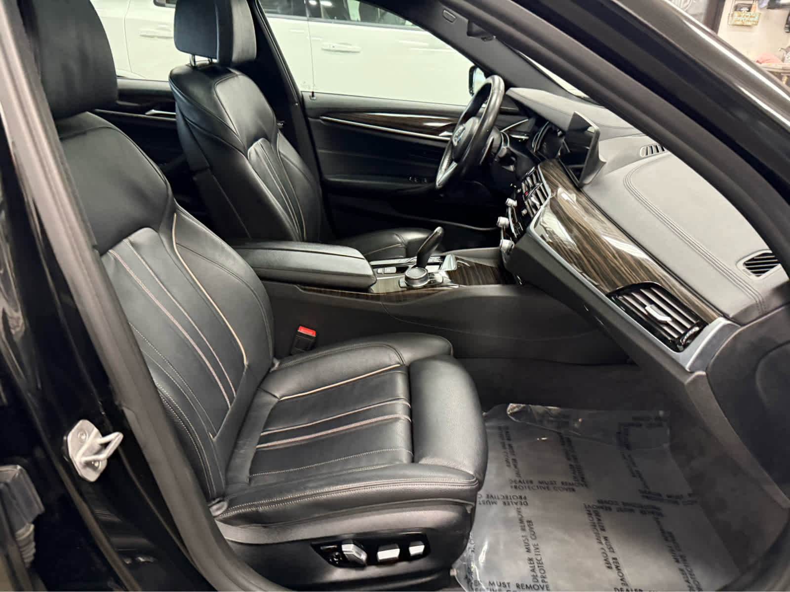 Used 2018 BMW M550i xDrive image 12