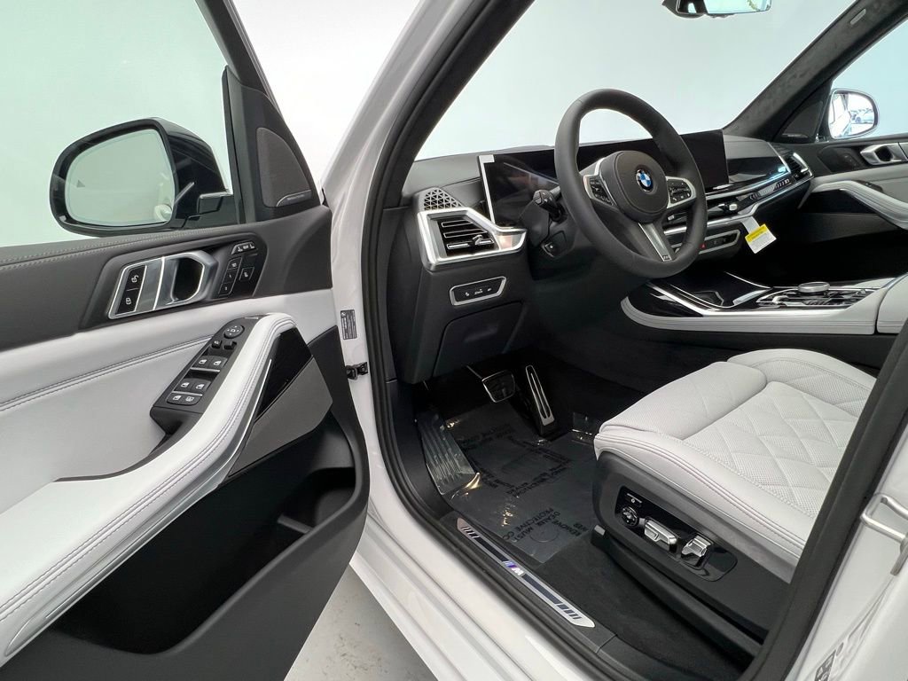 New 2026 BMW X7 xDrive40i w/ M Sport Package image 23