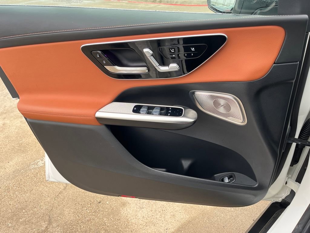 Used 2024 Mercedes-Benz GLC 300 4MATIC image 10