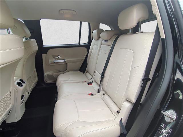 Used 2020 Mercedes-Benz GLB 250 w/ Premium Package image 19