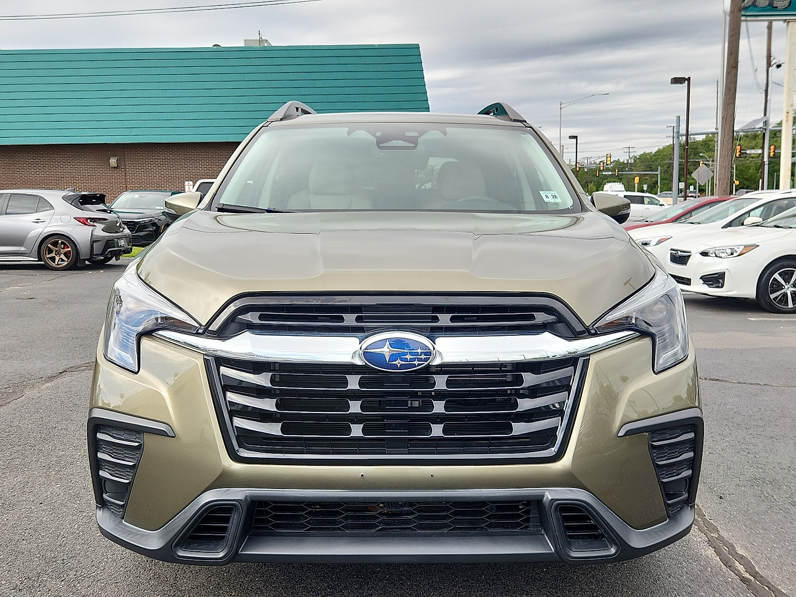 Certified 2023 Subaru Ascent Premium w/ Convenience Package AWD/4WD image 2