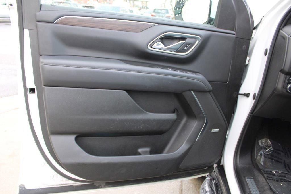 Used 2021 Chevrolet Suburban LT image 19