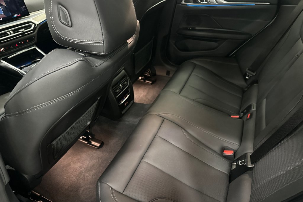 Used 2023 BMW i4 eDrive40 w/ Premium Package RWD image 13