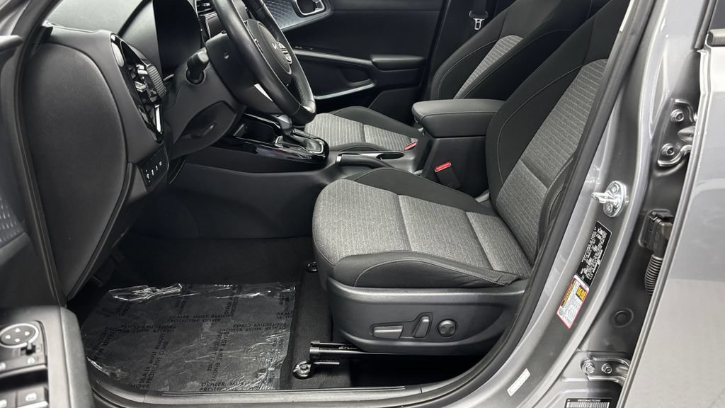 Used 2025 Kia Soul EX FWD image 12