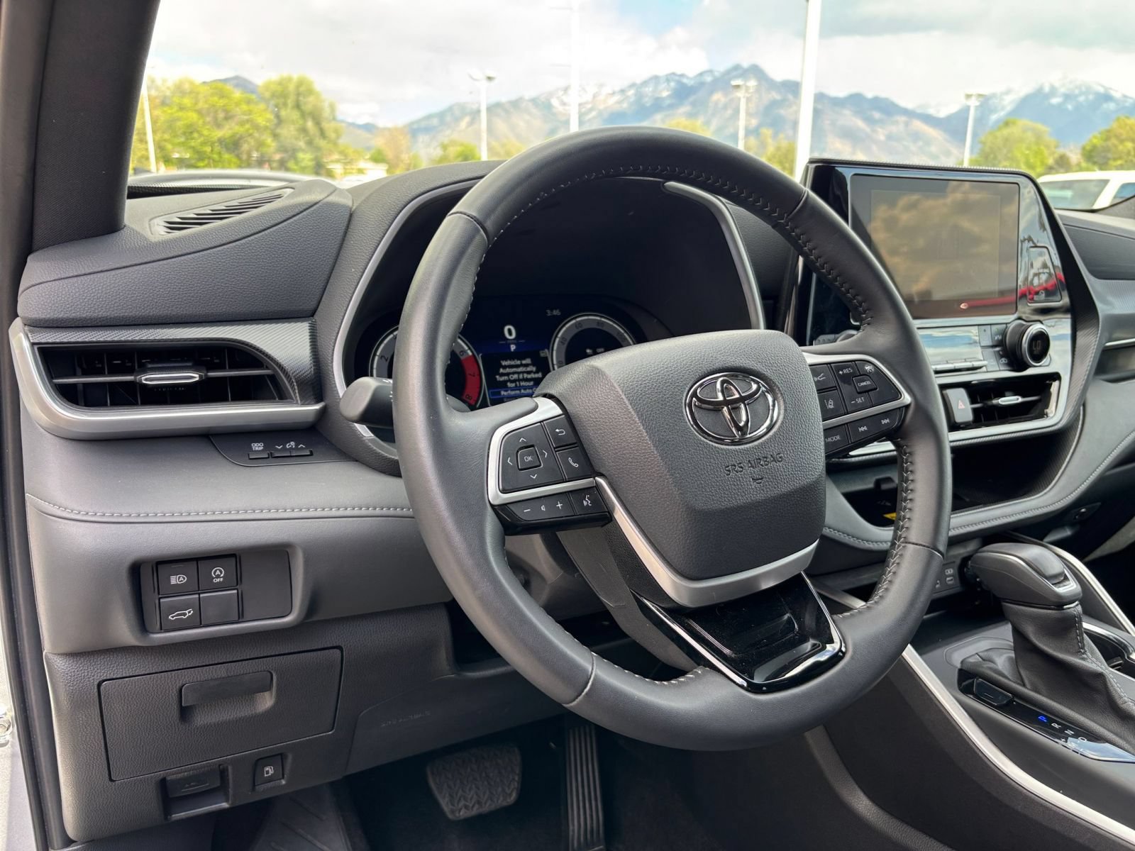 Used 2025 Toyota Highlander XSE AWD/4WD image 32
