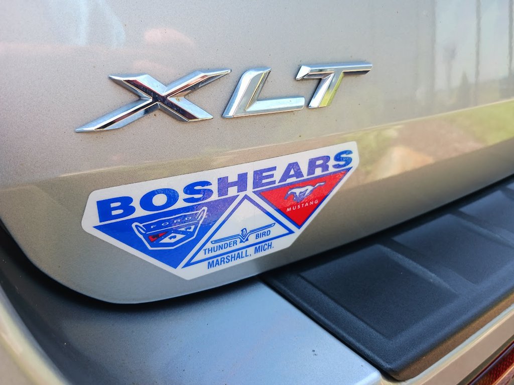 Used 2023 Ford Explorer XLT w/ Equipment Group 202A AWD/4WD image 4
