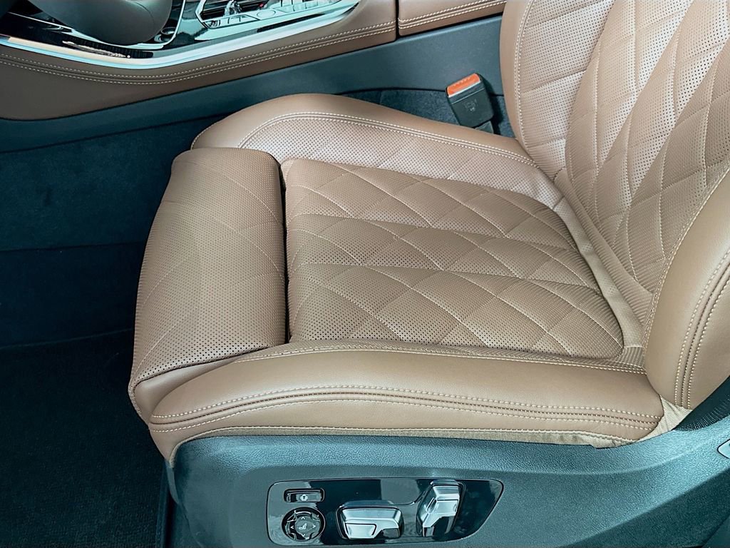 New 2026 BMW X5 M60i image 21