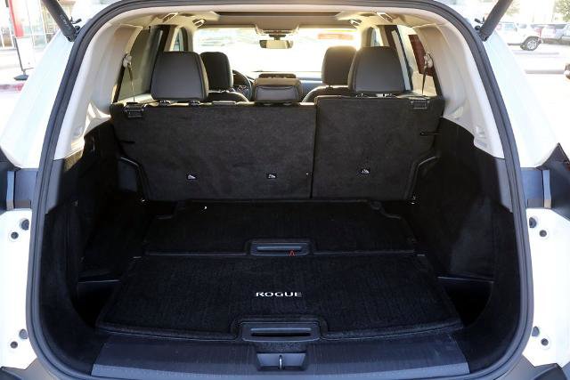 Certified 2023 Nissan Rogue SL w/ SL Premium Package FWD image 11