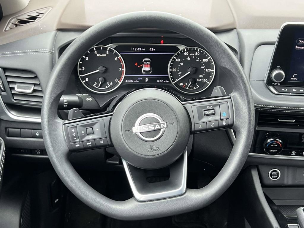 Used 2023 Nissan Rogue SV image 15