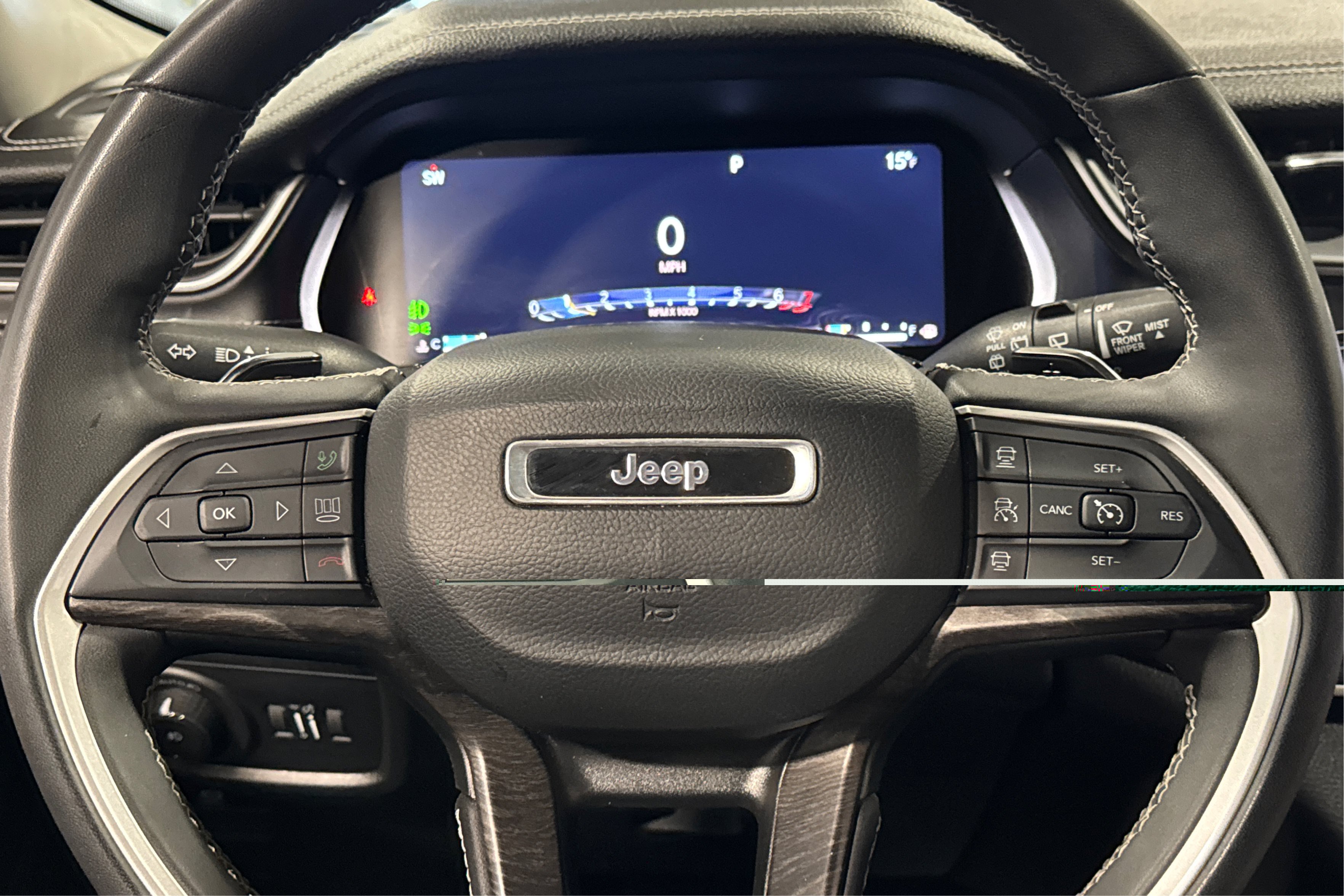 Used 2023 Jeep Grand Cherokee Limited AWD/4WD image 23