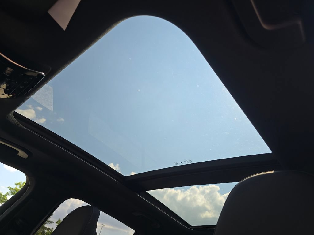 New 2026 Mercedes-Benz GLC 300 4MATIC image 3