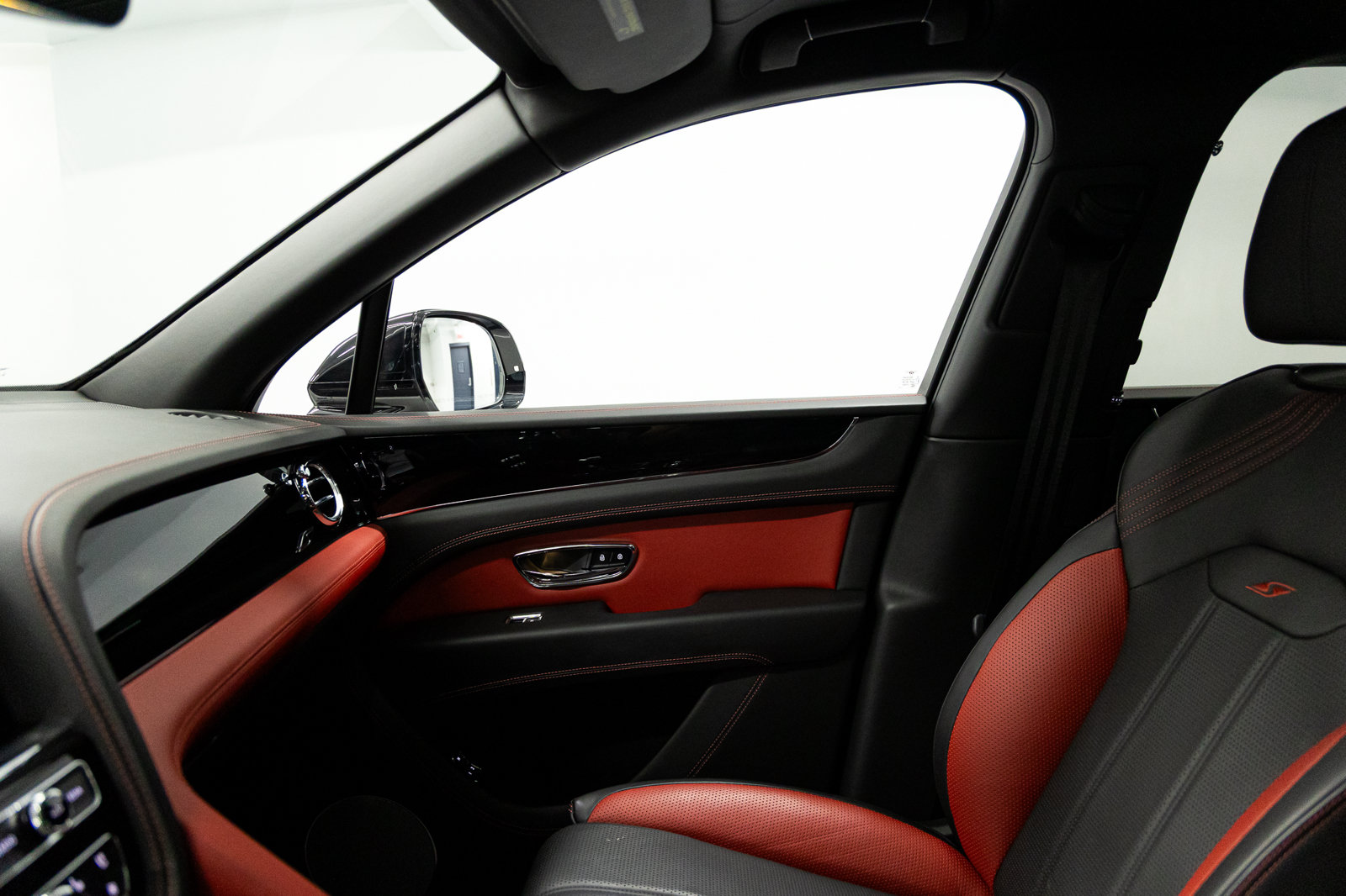 Used 2023 Bentley Bentayga AWD/4WD image 42