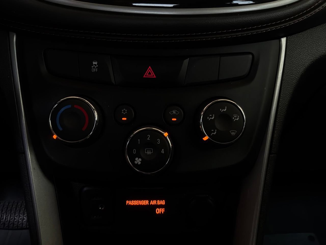Used 2019 Chevrolet Trax LT w/ LPO, Protection Package AWD/4WD image 23