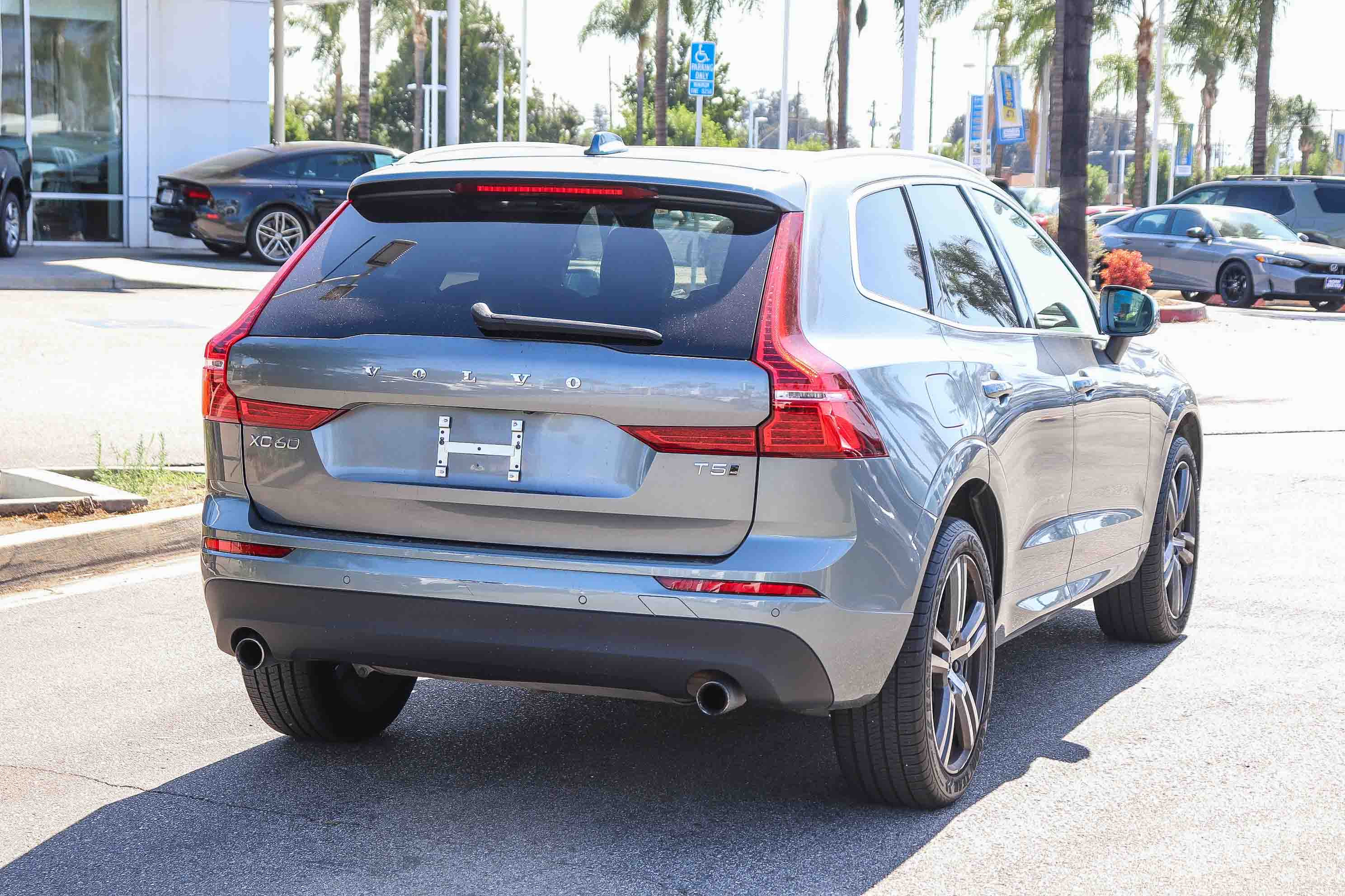 Used 2020 Volvo XC60 T5 Momentum w/ Protection Package Premier AWD/4WD image 9