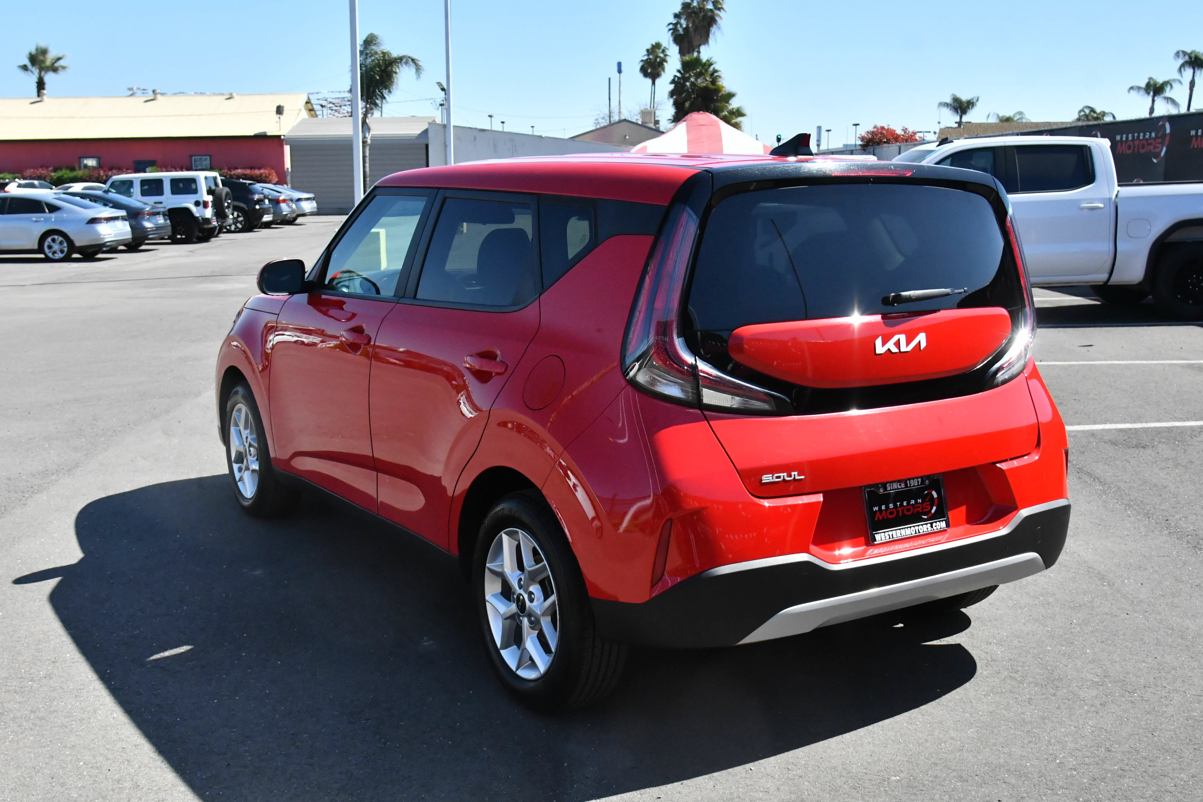 Used 2024 Kia Soul LX w/ Option Group 015 FWD image 6