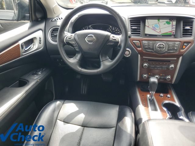 Used 2020 Nissan Pathfinder Platinum FWD image 18