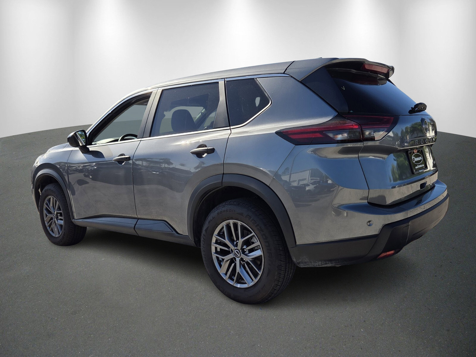 Used 2024 Nissan Rogue S image 5