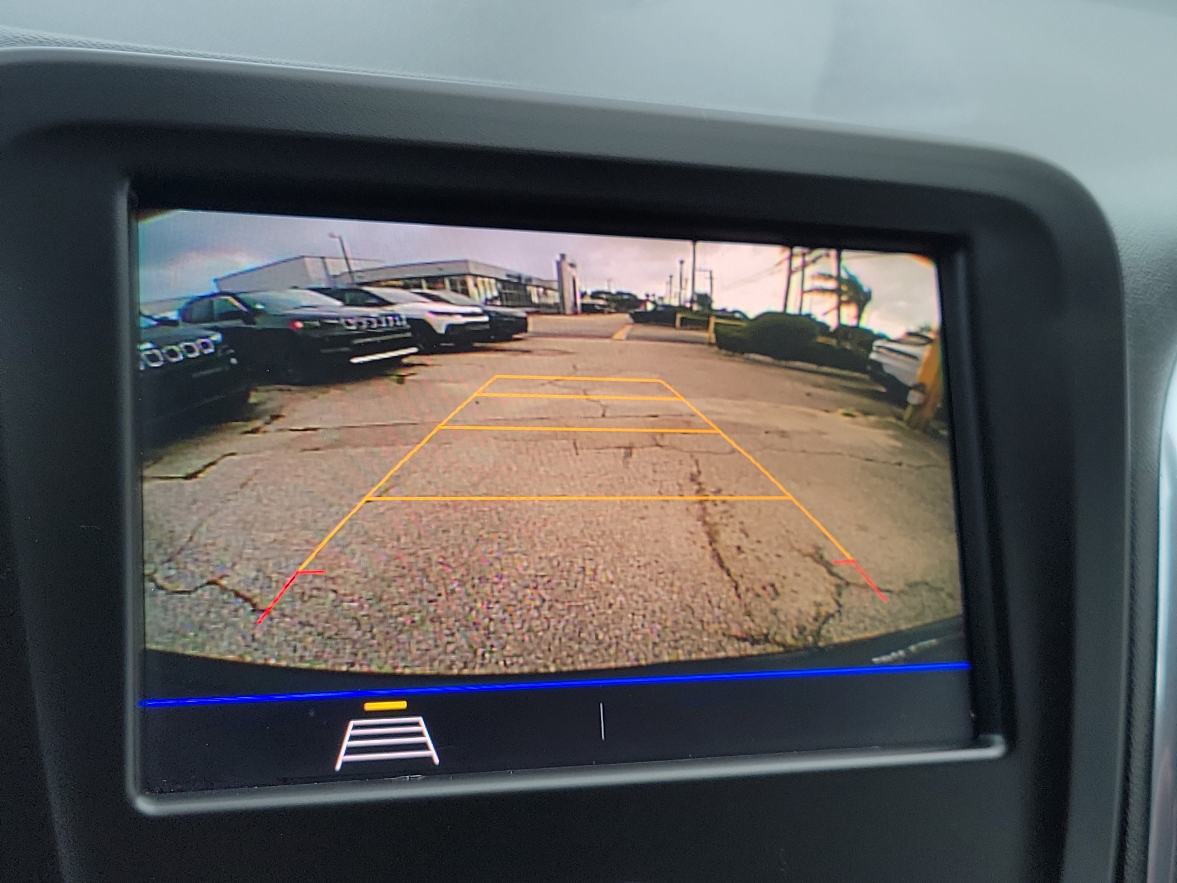 Used 2020 Chevrolet Equinox LT FWD image 22
