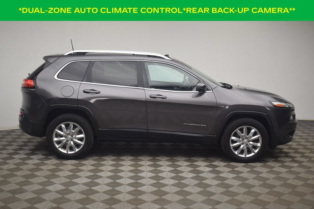 Used 2017 Jeep Cherokee Limited AWD/4WD image 13