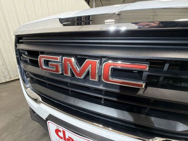 Used 2023 GMC Terrain SLE w/ Driver Convenience Package AWD/4WD image 32