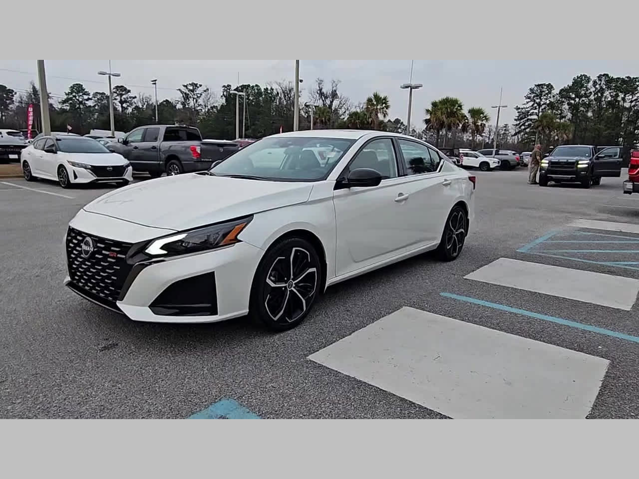 Used 2024 Nissan Altima 2.5 SR w/ SR Premium Package image 21