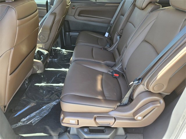 New 2026 Honda Odyssey Touring image 9