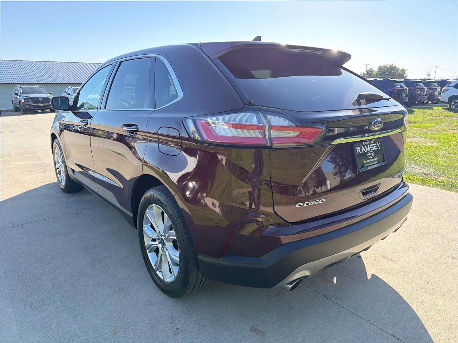 Used 2020 Ford Edge Titanium AWD/4WD image 4