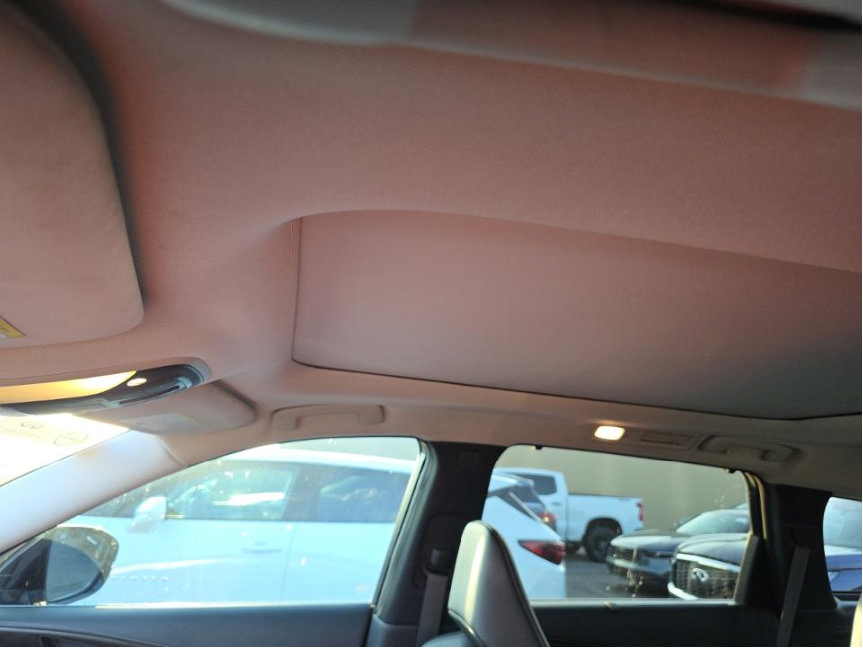 Used 2023 INFINITI QX60 Sensory w/ Cargo Package FWD image 14