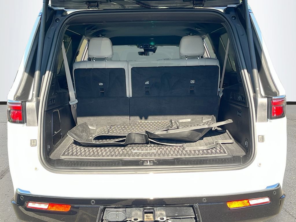 Certified 2025 Jeep Wagoneer L 4WD w/ HD Trailer Tow Package image 27