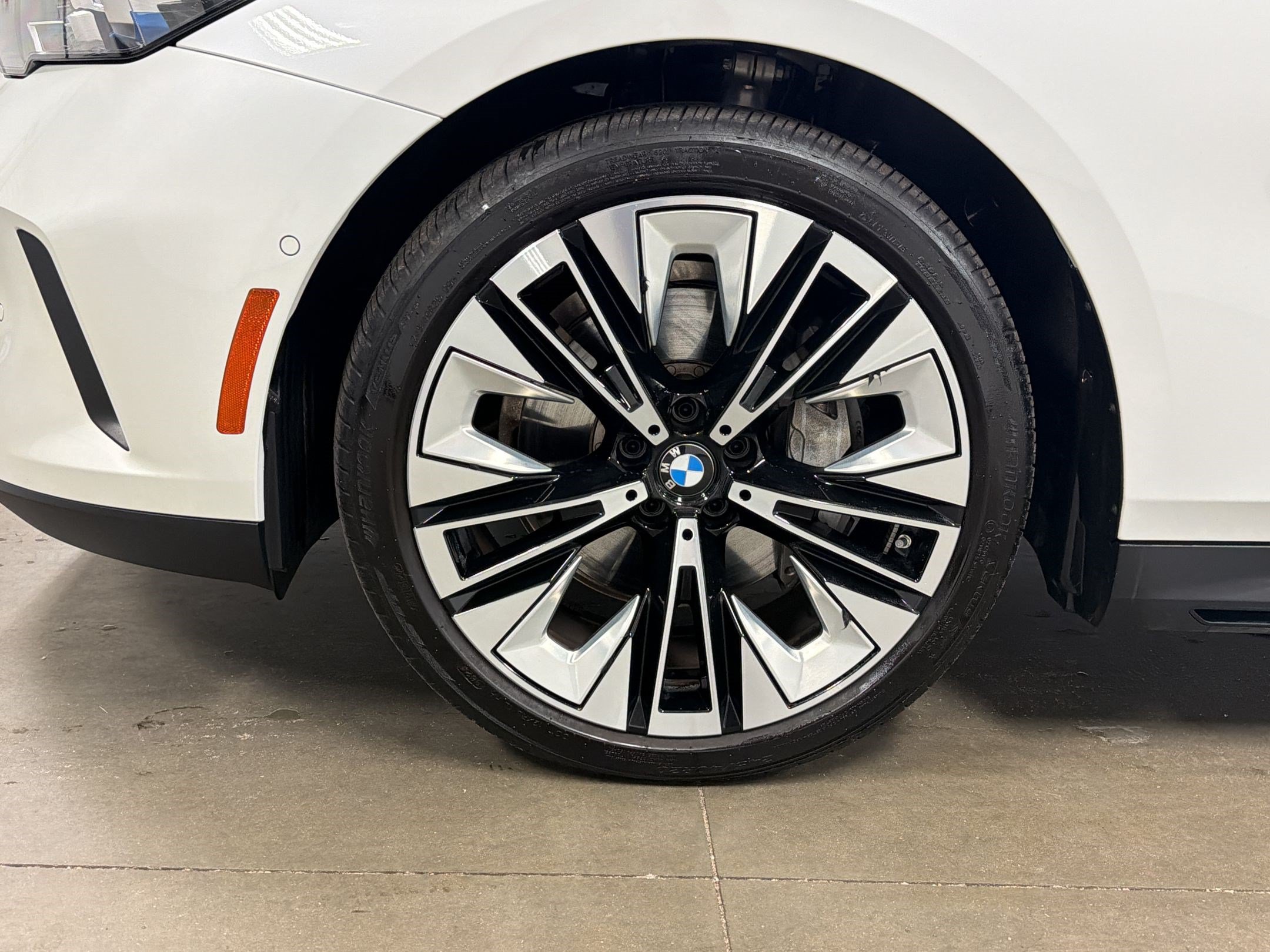 Certified 2025 BMW 540i xDrive AWD/4WD image 11