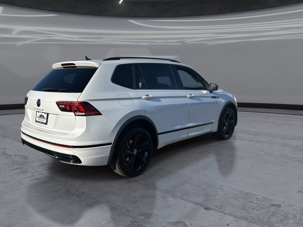 Certified 2024 Volkswagen Tiguan SE R-Line FWD image 5
