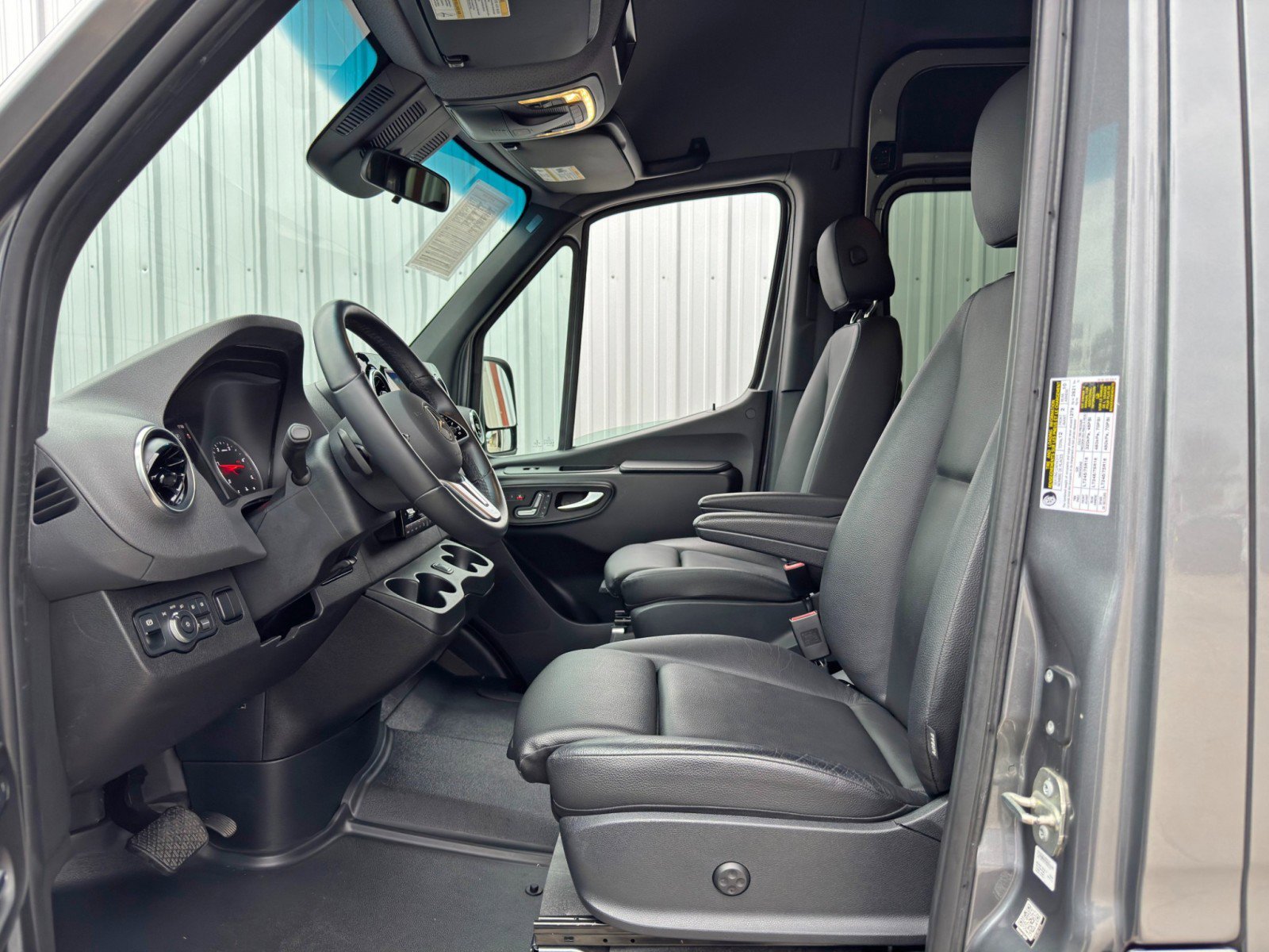 Used 2023 Mercedes-Benz Sprinter 2500 image 16
