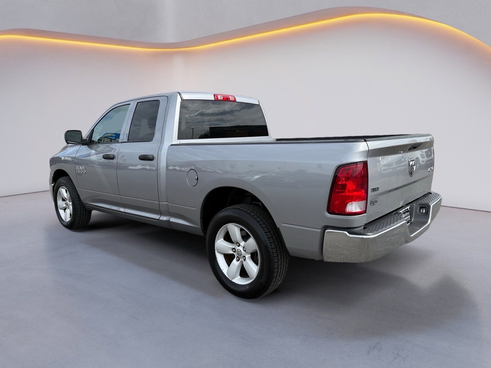 Used 2024 RAM 1500 Classic SLT image 5