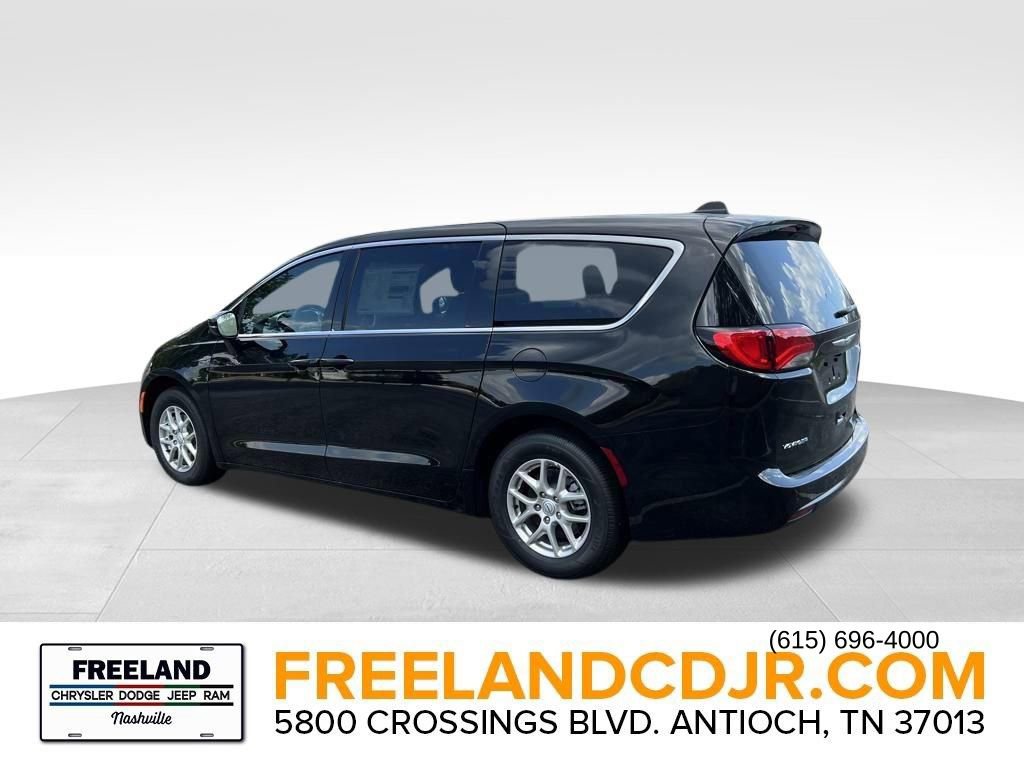 New 2026 Chrysler Voyager LX image 4