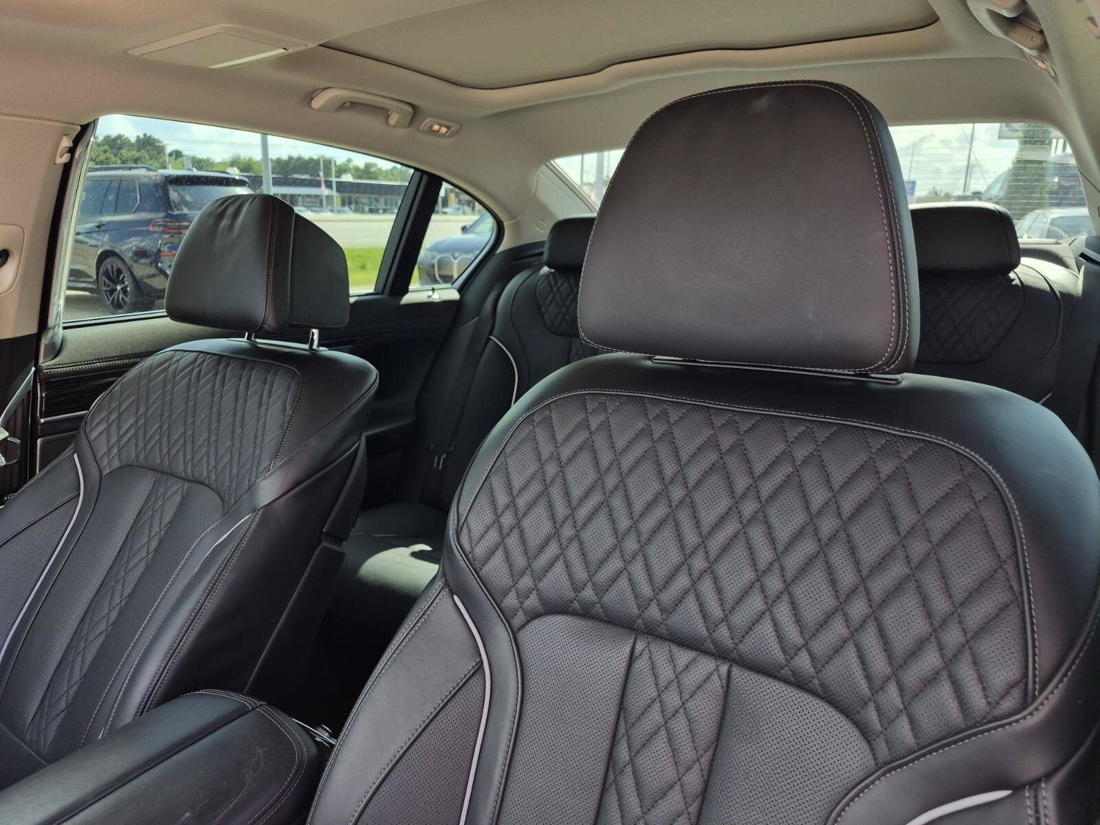 Used 2022 BMW 740i w/ Premium Package RWD image 14